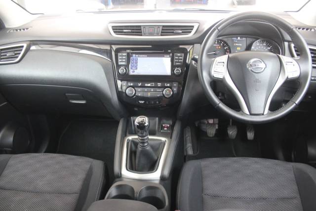 2016 Nissan Qashqai 1.2 DiG-T N-Connecta 5dr
