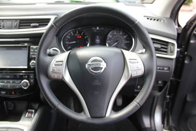 2016 Nissan Qashqai 1.2 DiG-T N-Connecta 5dr