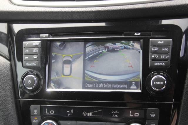 2016 Nissan Qashqai 1.2 DiG-T N-Connecta 5dr