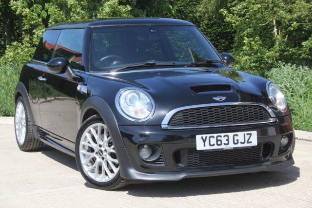 Mini Hatchback 1.6 Cooper S Hatchback Petrol Midnight Black