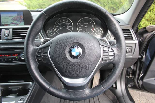 2013 BMW 3 Series 3.0 330d Luxury Touring Auto