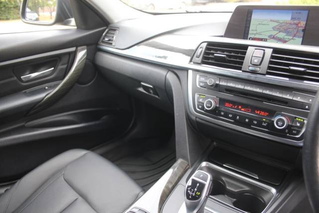 2013 BMW 3 Series 3.0 330d Luxury Touring Auto