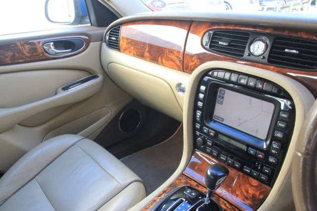 2007 Jaguar XJ Series XJ8 4.2 V8 Sovereign 4dr Auto